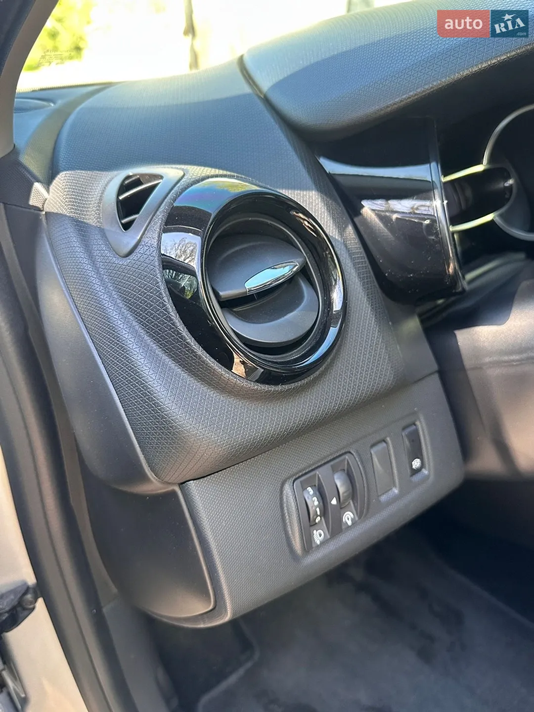 2014 Renault Clio - мініатюра 20