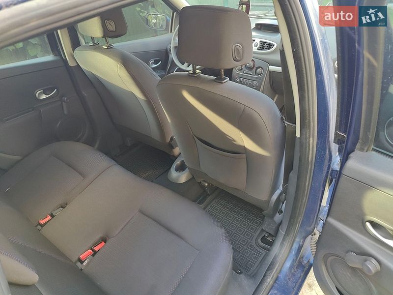 Универсал Renault Clio 2008 в Бориславе