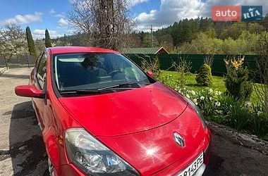 Седан Renault Clio 2010 в Стрые