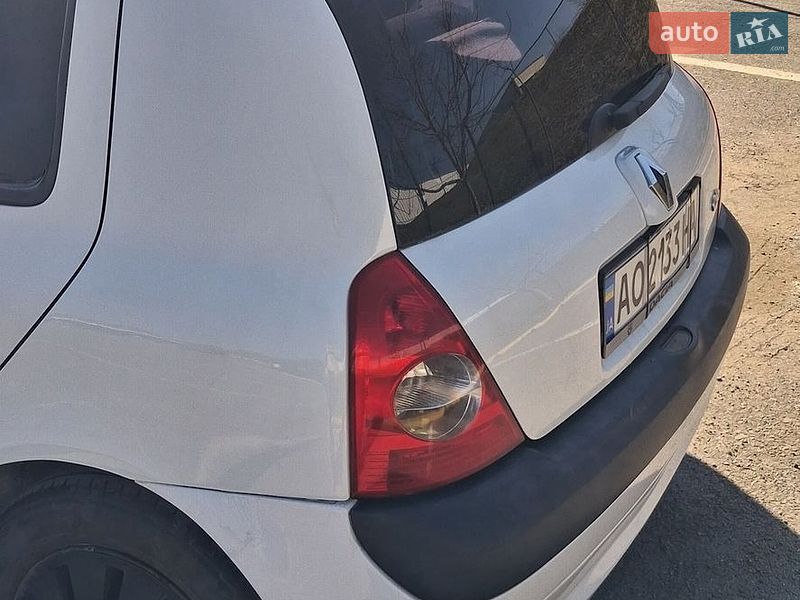 Хэтчбек Renault Clio 2005 в Ужгороде