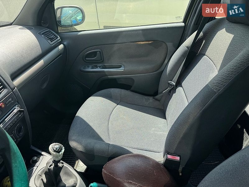 Хетчбек Renault Clio 2004 в Хмельницькому