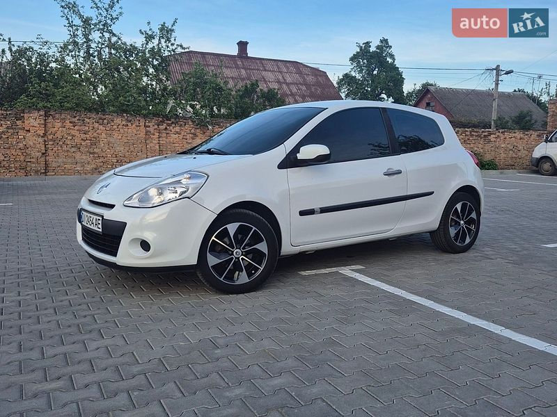 Хэтчбек Renault Clio 2010 в Дубно