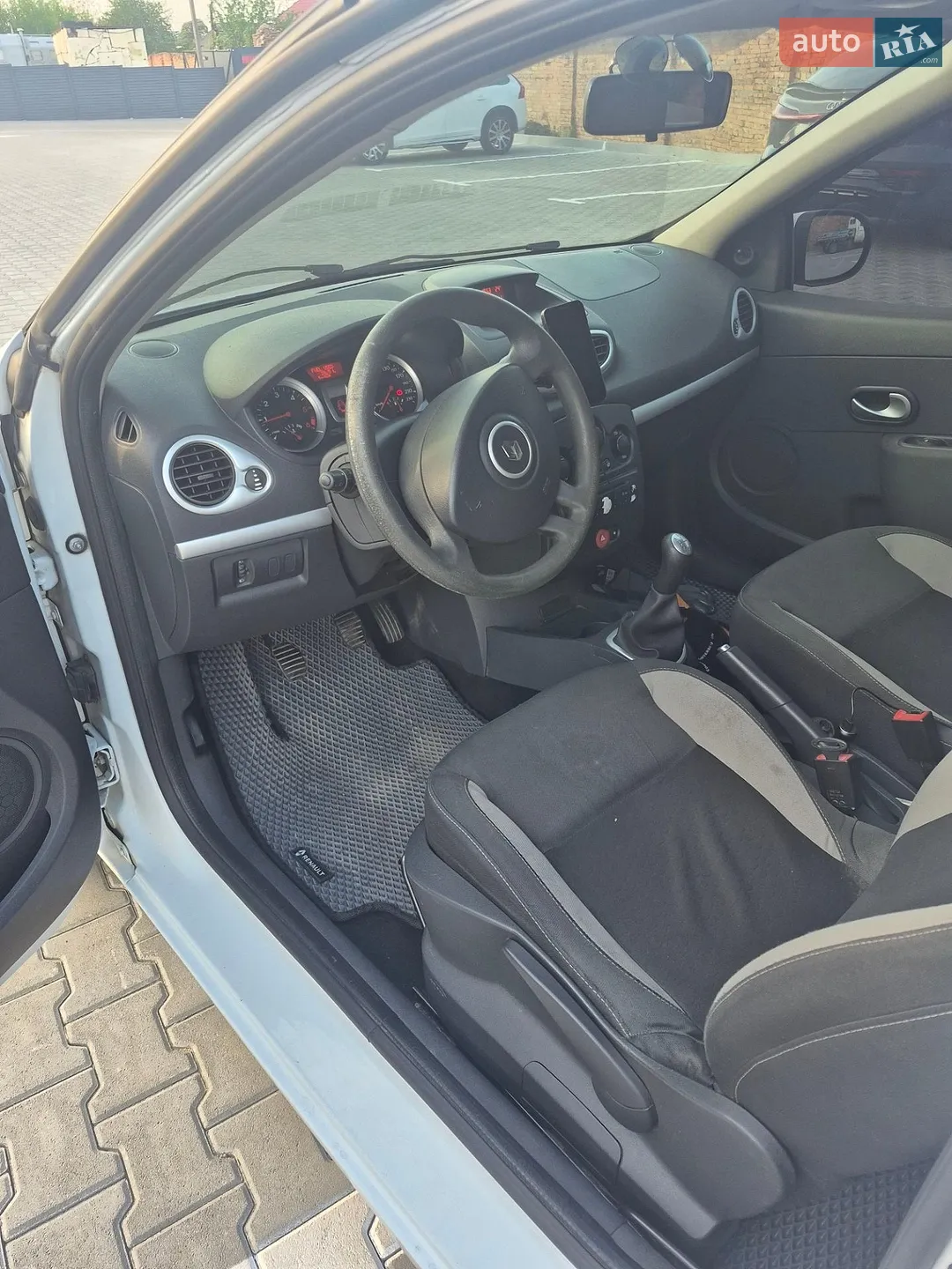 2010 Renault Clio - мініатюра 12