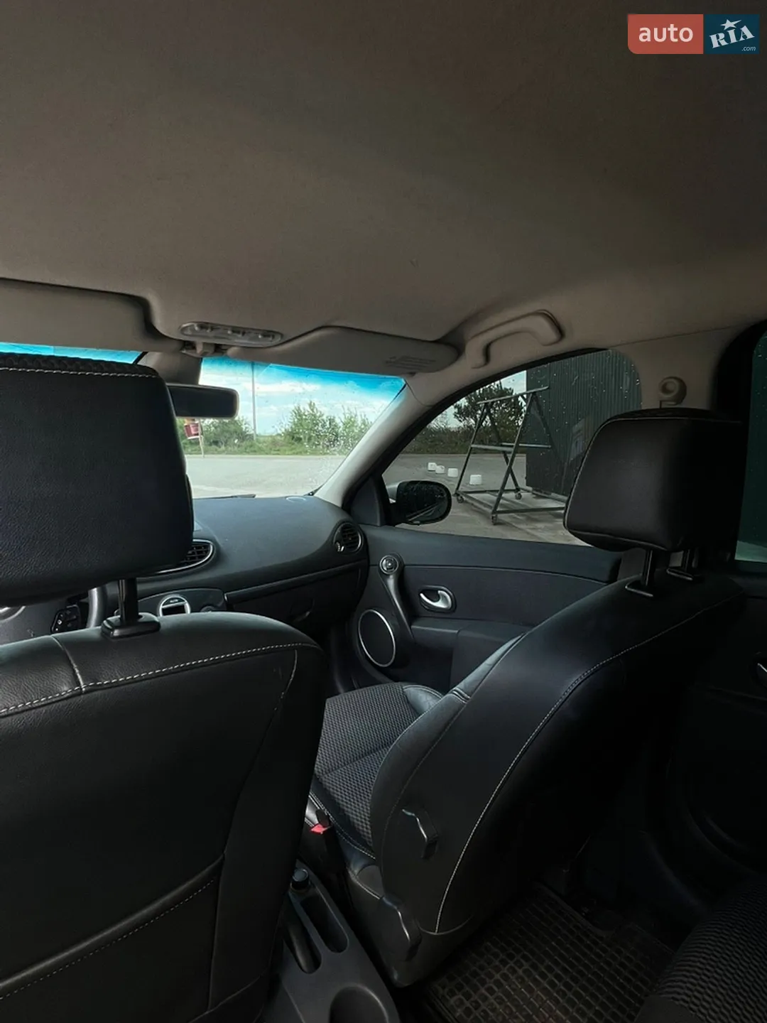2010 Renault Clio - мініатюра 21
