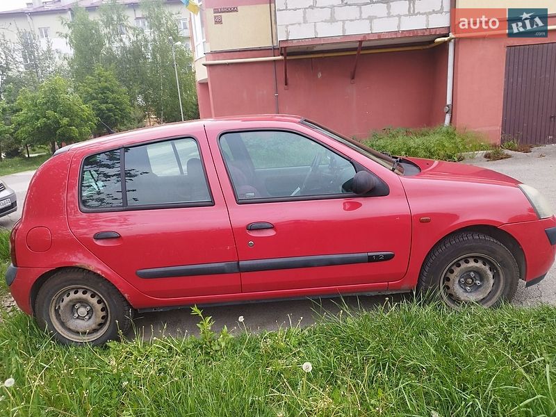 Хэтчбек Renault Clio 2002 в Винниках
