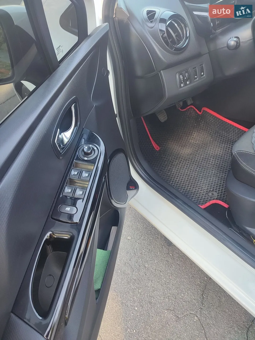 2015 Renault Clio - мініатюра 12