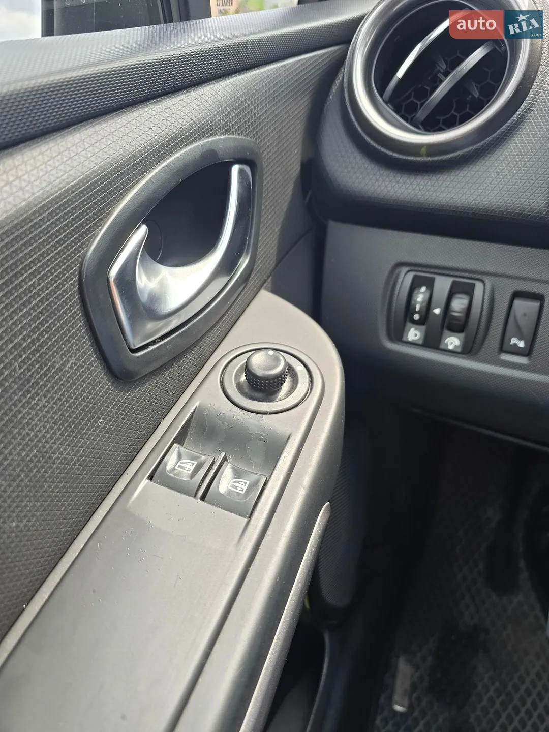 2015 Renault Clio - мініатюра 7