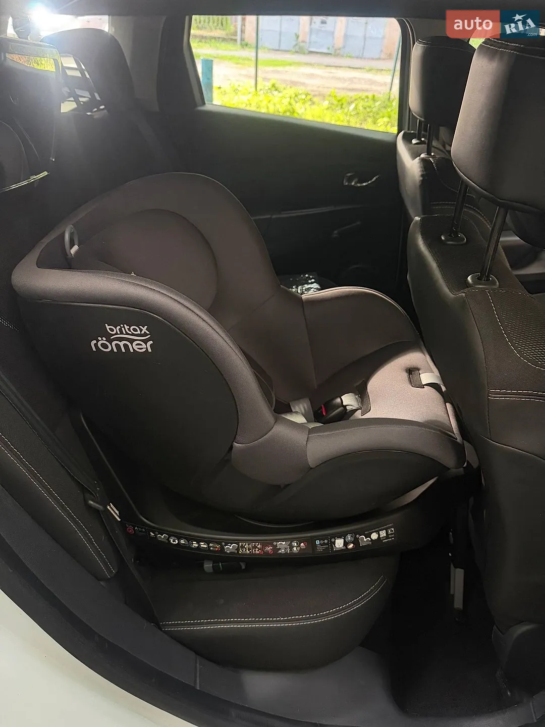 2013 Renault Clio - мініатюра 18