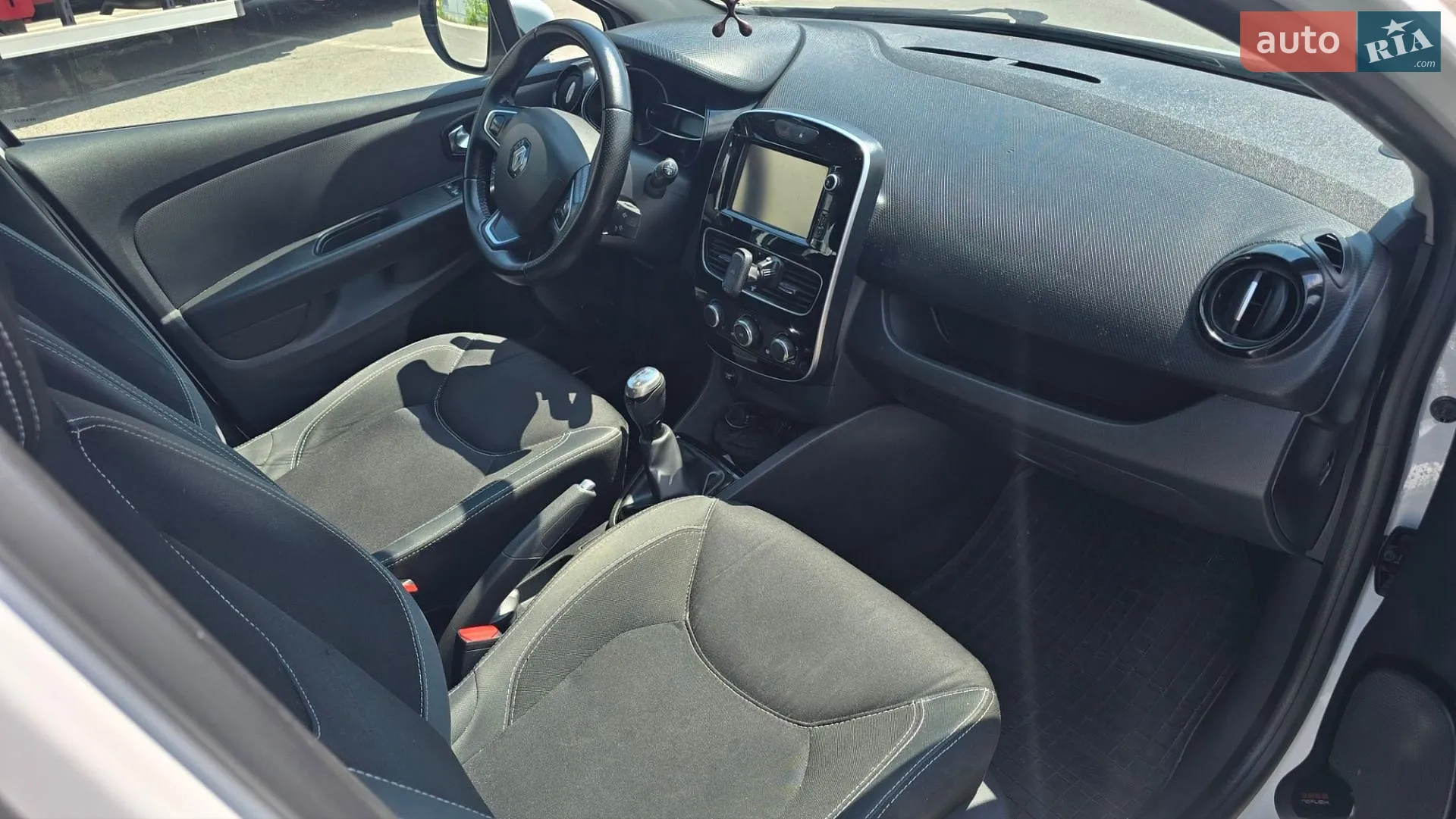 2017 Renault Clio - мініатюра 13