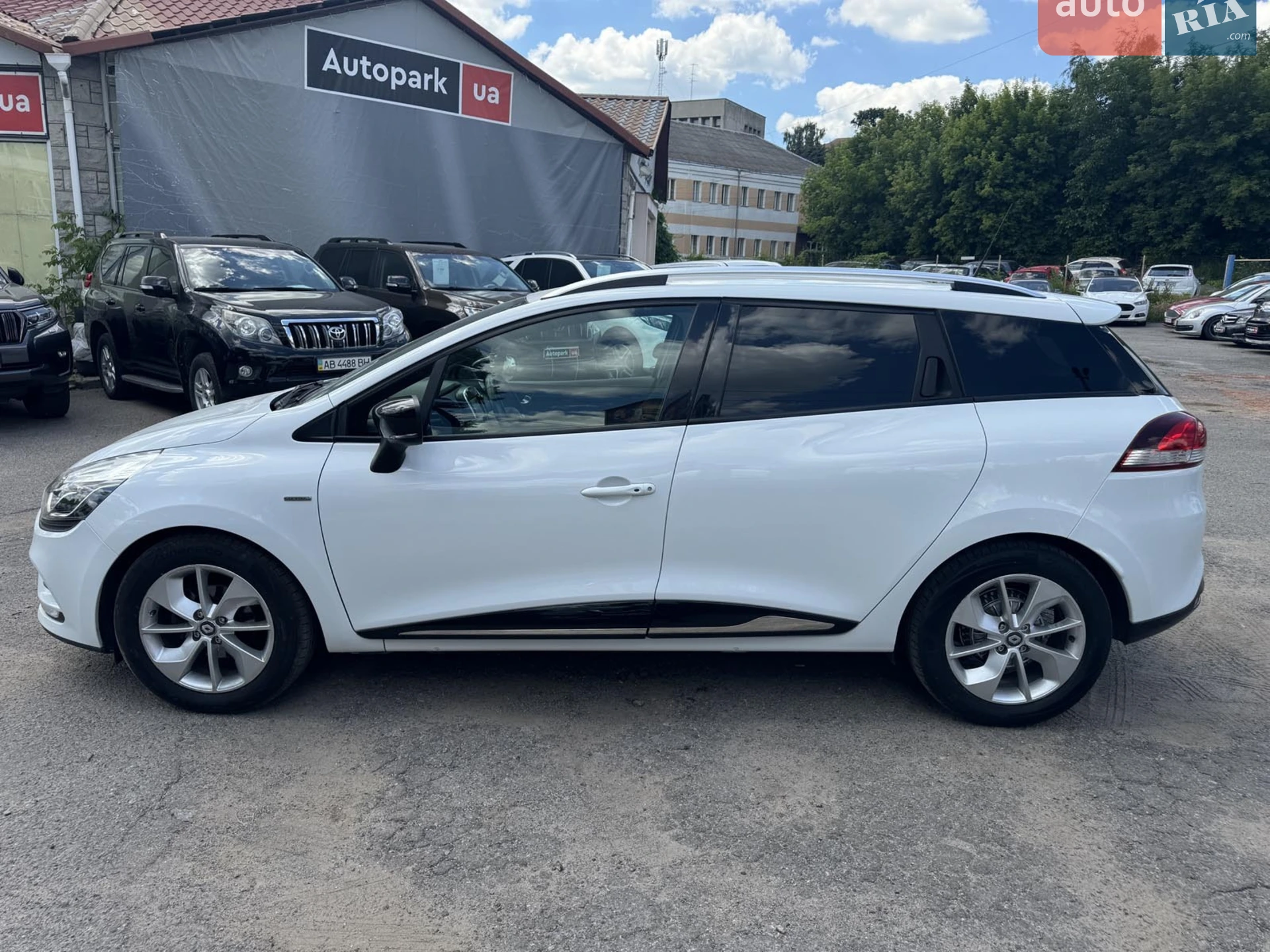 2017 Renault Clio - мініатюра 11