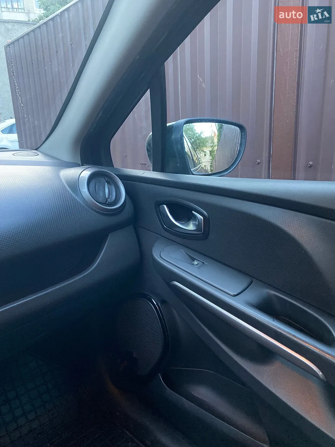 2015 Renault Clio - мініатюра 9