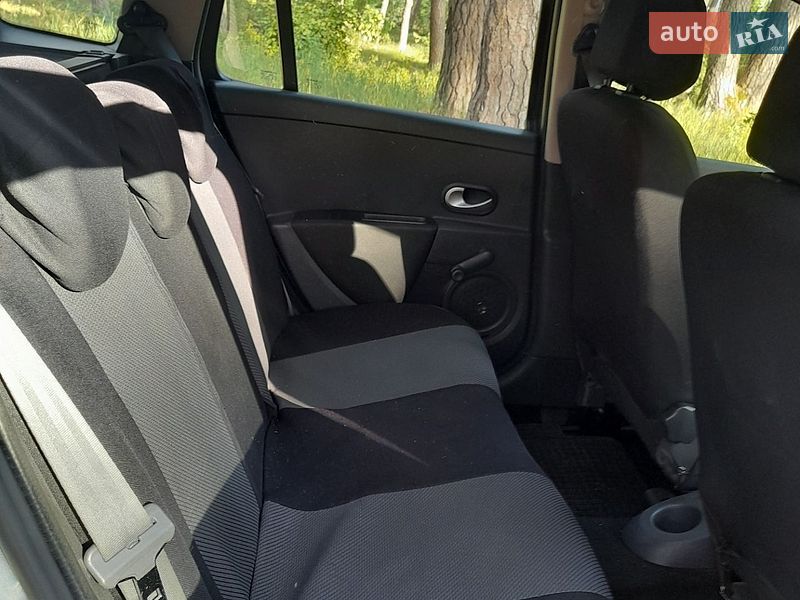 Универсал Renault Clio 2010 в Ровно