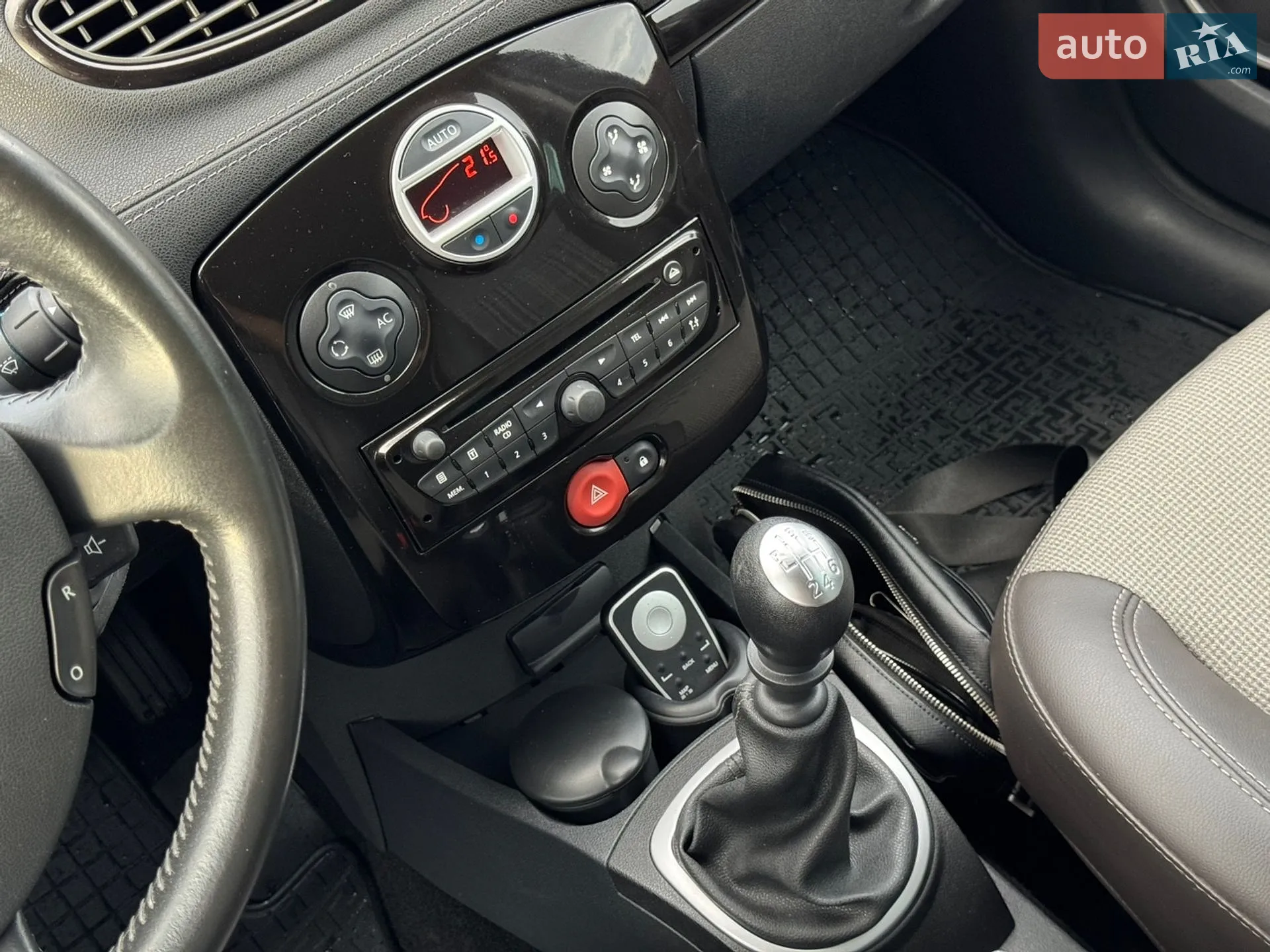 2012 Renault Clio - мініатюра 29