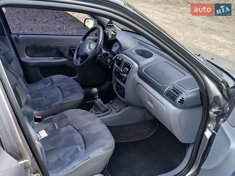 Хетчбек Renault Clio 2001 в Харкові фото 6 Хетчбек Renault Clio 2001 в Харкові
