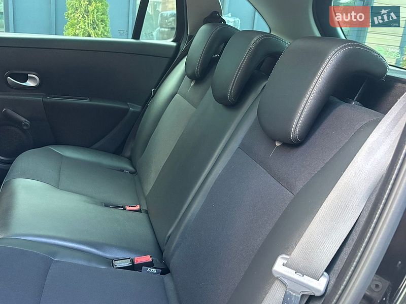 Універсал Renault Clio 2011 в Житомирі