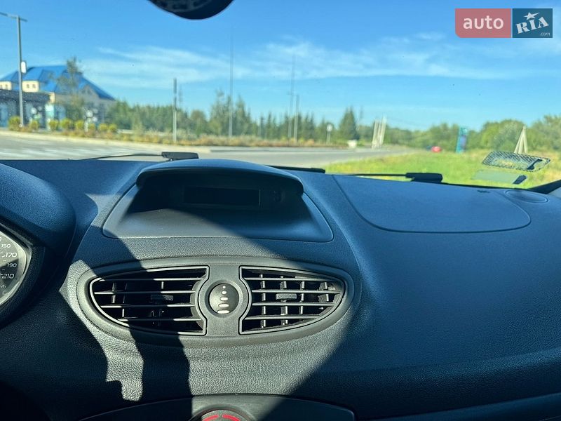 Хэтчбек Renault Clio 2007 в Шептицькому