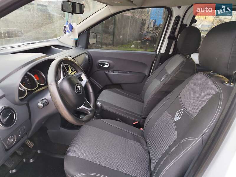 Минивэн Renault Dokker 2017 в 