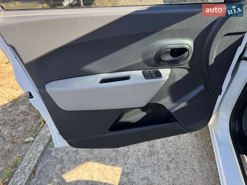 Грузовой фургон Renault Dokker 2014 в Корсуне-Шевченковском