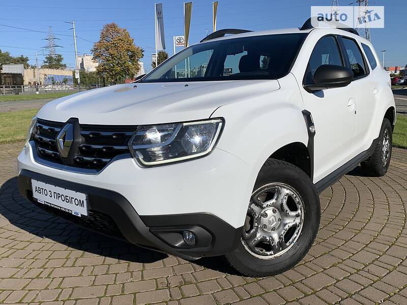 Фото Renault Duster в новом кузове модельного года: экстерьер, салон, багажник