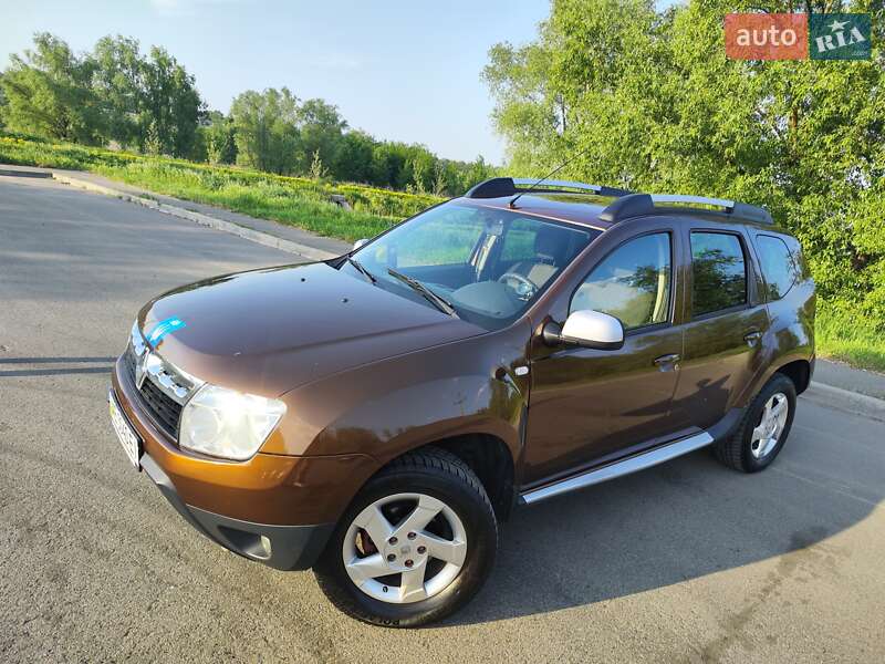 Внедорожник / Кроссовер Renault Duster 2010 в Ворзеле
