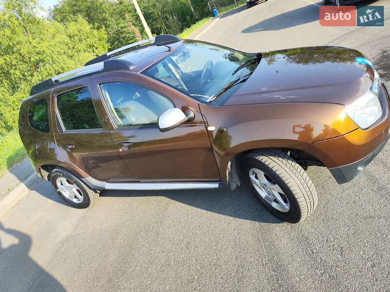 Внедорожник / Кроссовер Renault Duster 2010 в Ворзеле