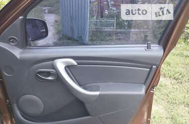 Внедорожник / Кроссовер Renault Duster 2012 в 
