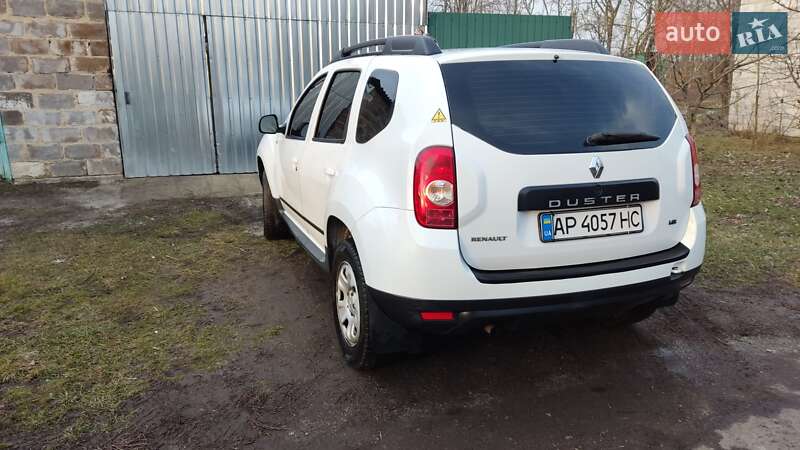 Внедорожник / Кроссовер Renault Duster 2011 в Новониколаевке