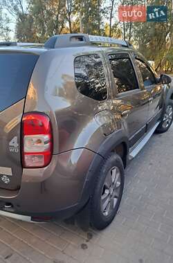 Внедорожник / Кроссовер Renault Duster 2017 в 