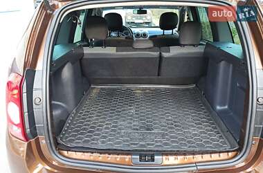 Позашляховик / Кросовер Renault Duster 2013 в 