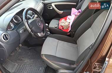 Позашляховик / Кросовер Renault Duster 2013 в 