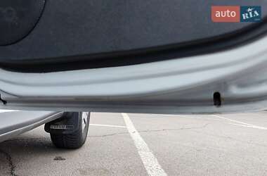 Позашляховик / Кросовер Renault Duster 2012 в 
