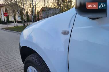 Позашляховик / Кросовер Renault Duster 2013 в 