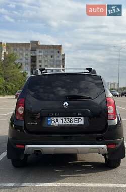 Позашляховик / Кросовер Renault Duster 2012 в 