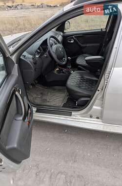 Позашляховик / Кросовер Renault Duster 2011 в 
