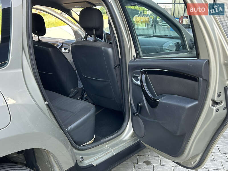 Позашляховик / Кросовер Renault Duster 2011 в Івано-Франківську