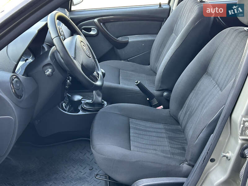 Позашляховик / Кросовер Renault Duster 2011 в Івано-Франківську