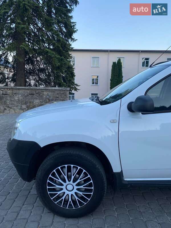 Внедорожник / Кроссовер Renault Duster 2012 в Кременце