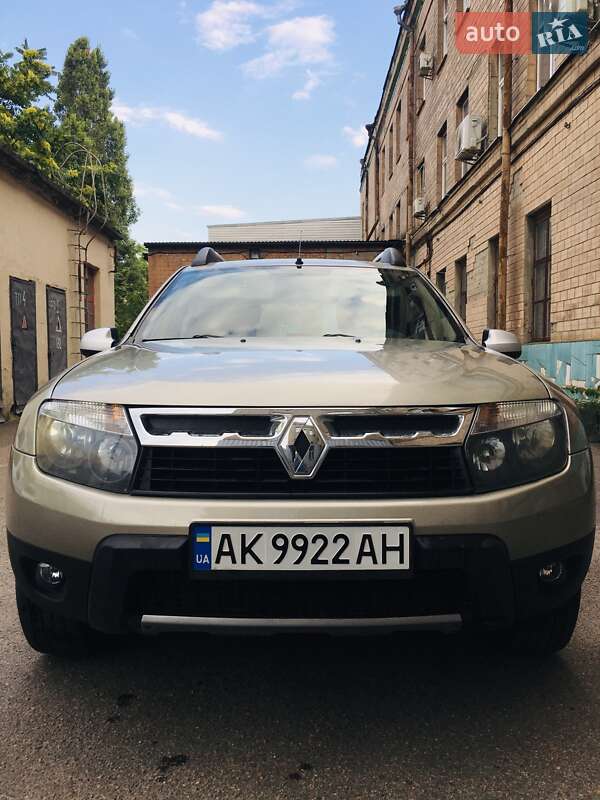 Внедорожник / Кроссовер Renault Duster 2012 в 