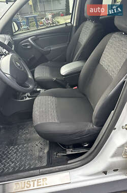 Внедорожник / Кроссовер Renault Duster 2013 в 