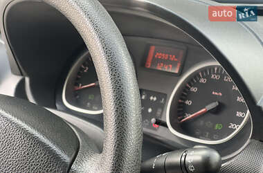 Позашляховик / Кросовер Renault Duster 2011 в 