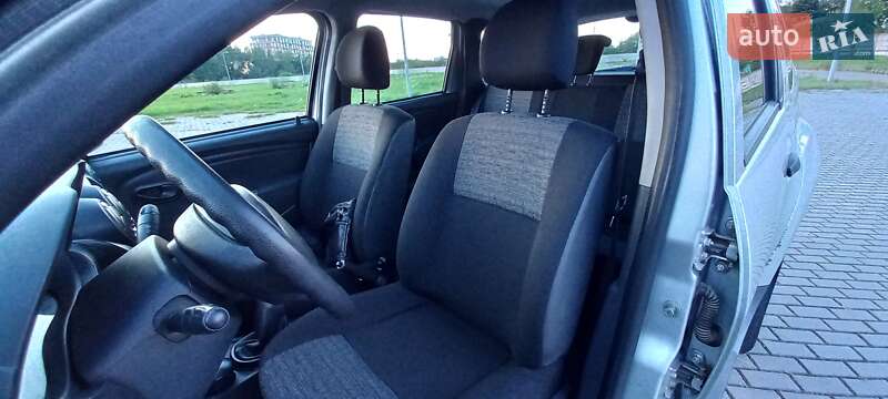 Внедорожник / Кроссовер Renault Duster 2013 в Львове