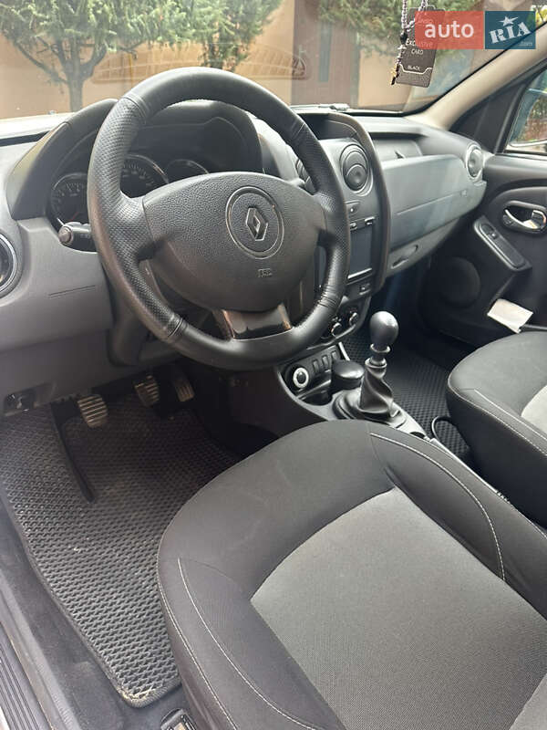 Внедорожник / Кроссовер Renault Duster 2016 в Сваляве