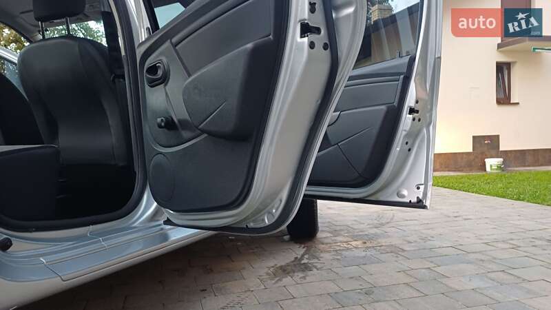 Позашляховик / Кросовер Renault Duster 2015 в Дрогобичі фото 49 Позашляховик / Кросовер Renault Duster 2015 в Дрогобичі
