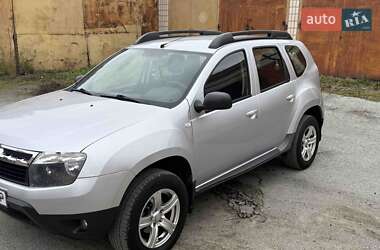 Внедорожник / Кроссовер Renault Duster 2010 в 