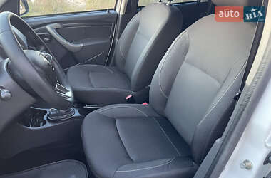 Позашляховик / Кросовер Renault Duster 2017 в  фото 25 Позашляховик / Кросовер Renault Duster 2017 в
