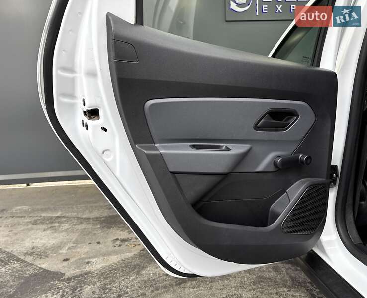 Позашляховик / Кросовер Renault Duster 2021 в Києві фото 38 Позашляховик / Кросовер Renault Duster 2021 в Києві