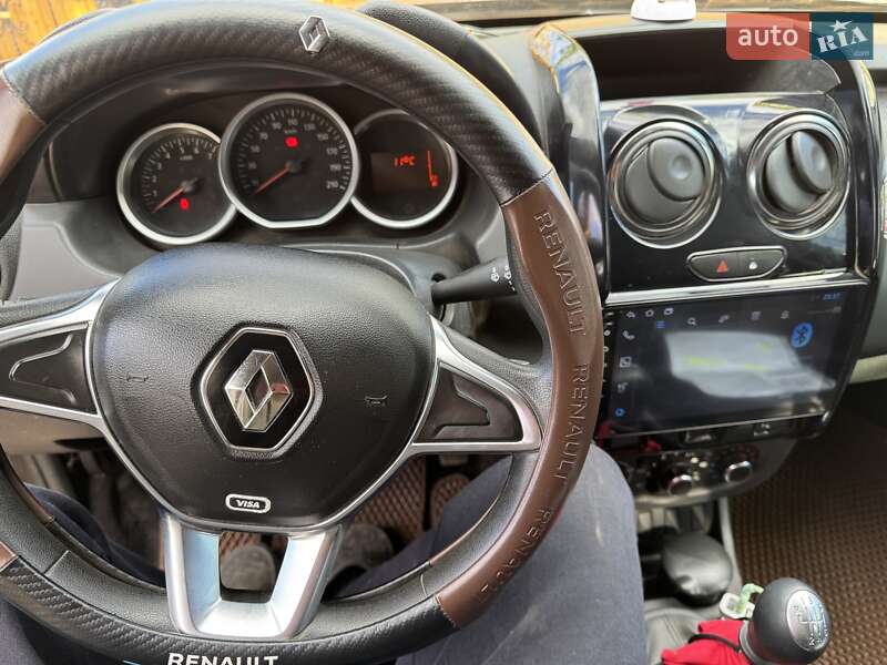 Внедорожник / Кроссовер Renault Duster 2017 в Вознесенске