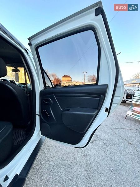 Внедорожник / Кроссовер Renault Duster 2016 в Запорожье