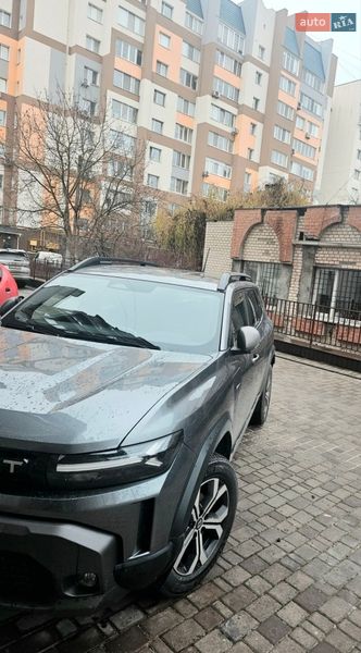 2025 Renault Duster, VIN VF1RJF01774470558:plate — фото 1 (autoria)