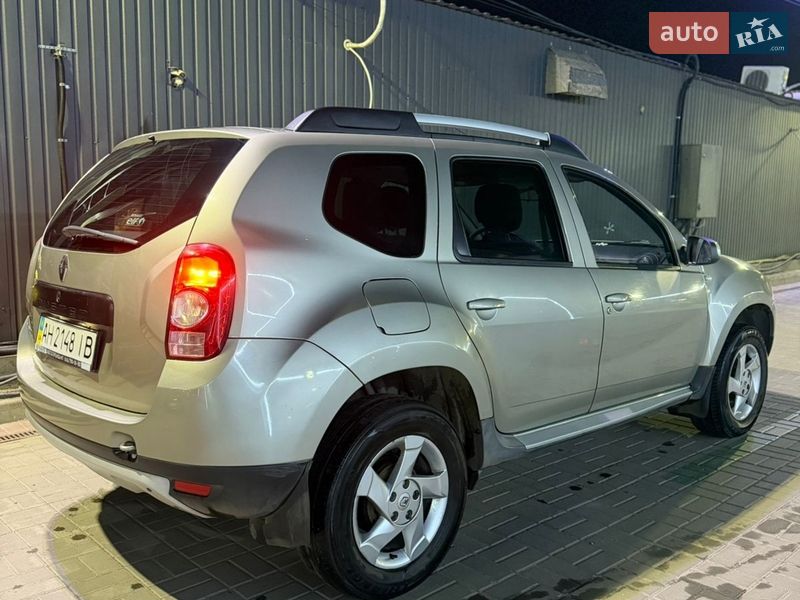 Внедорожник / Кроссовер Renault Duster 2012 в Софиевской Борщаговке